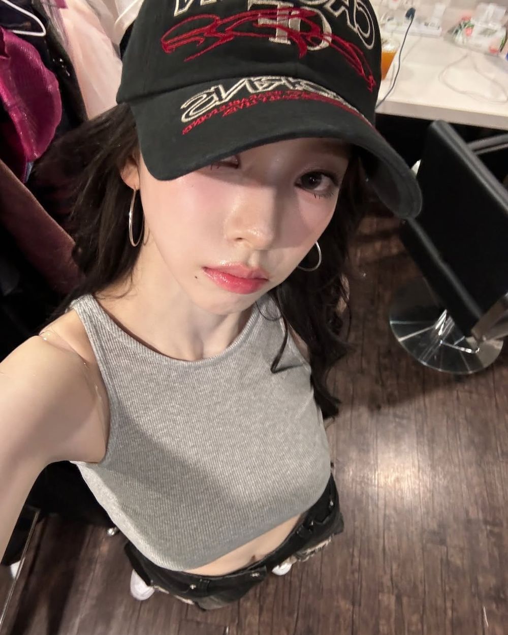 Karina身價再漲！將成為MLB最新代言人？！私下根本帽子魔人、這樣戴秒變巴掌臉！-10