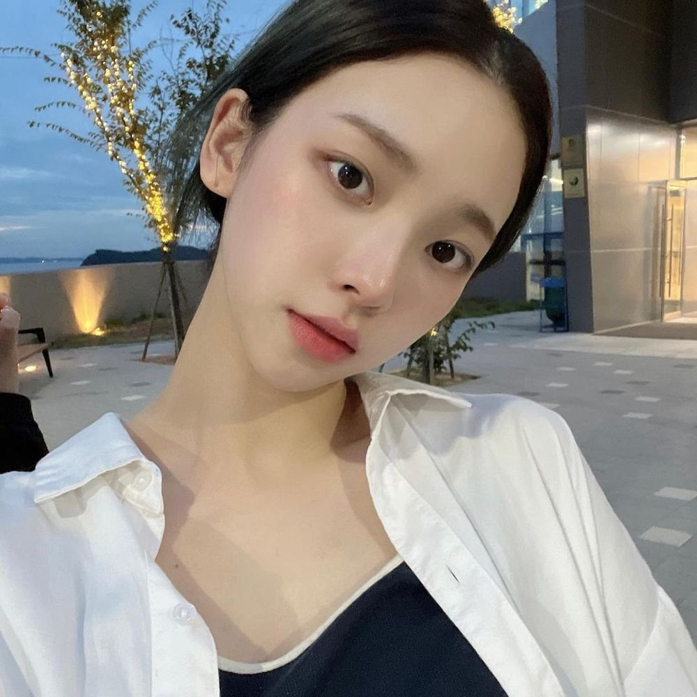 網友評選6位「素顏高顏值」四代女團偶像！Winter白到發光，薇娟、Sullyoon美到太不科學！-9