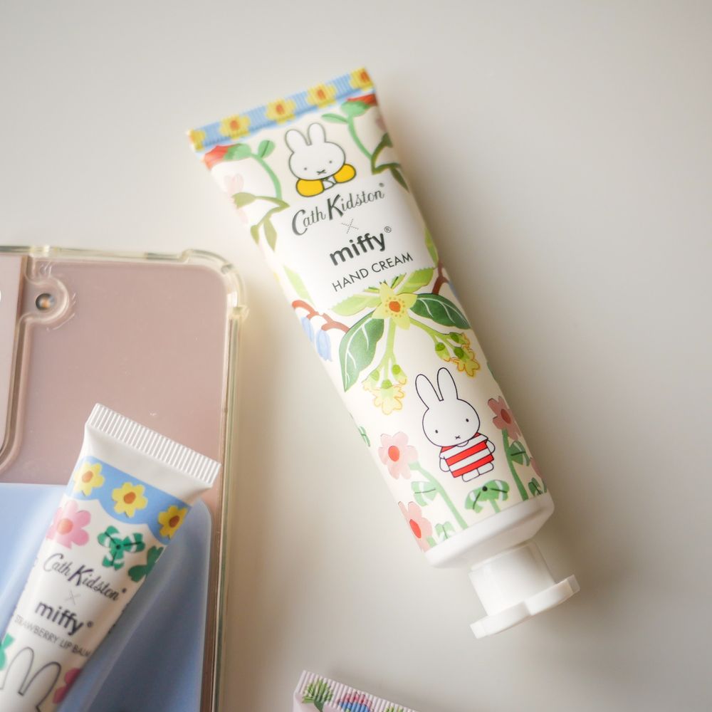 韓女瘋搶Cath Kidston米飛兔聯名護唇膏手機背架、印花護手霜...，韓國OLIVE YOUNG獨賣、代購又爆單！-8