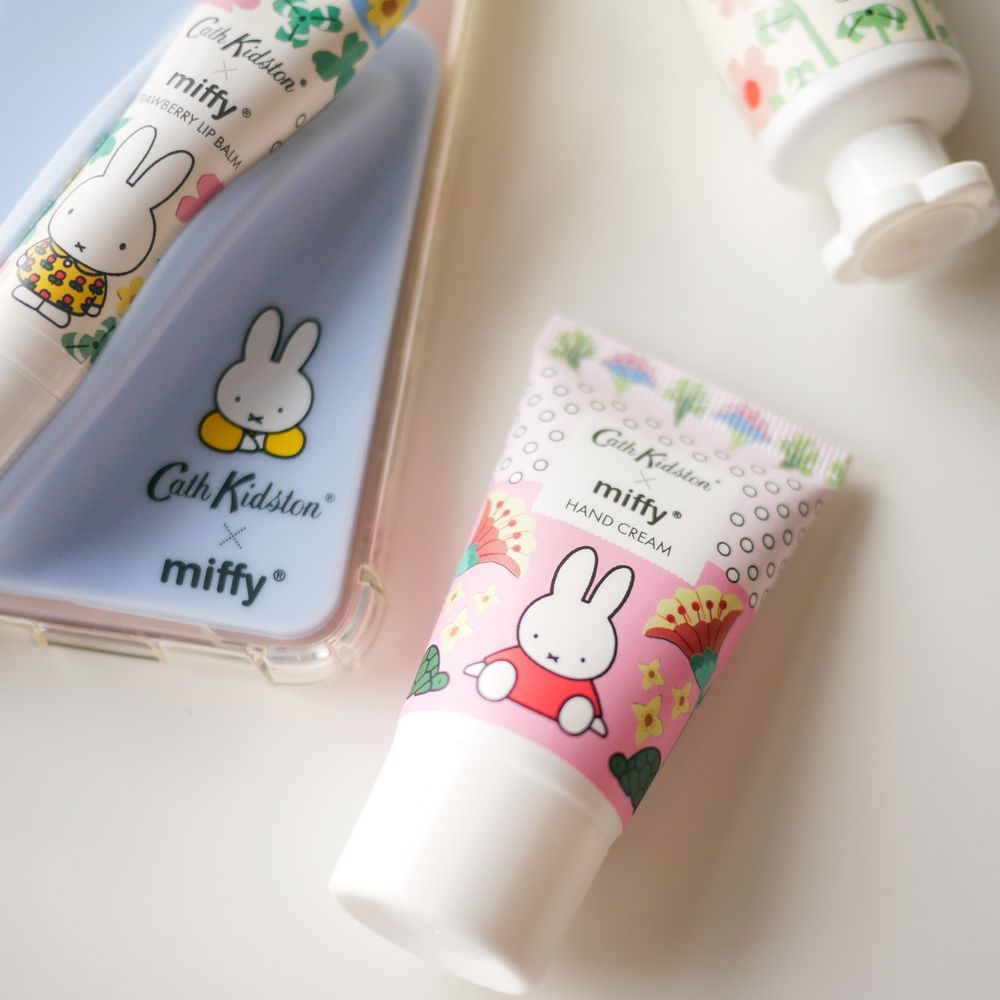 韓女瘋搶Cath Kidston米飛兔聯名護唇膏手機背架、印花護手霜...，韓國OLIVE YOUNG獨賣、代購又爆單！-7