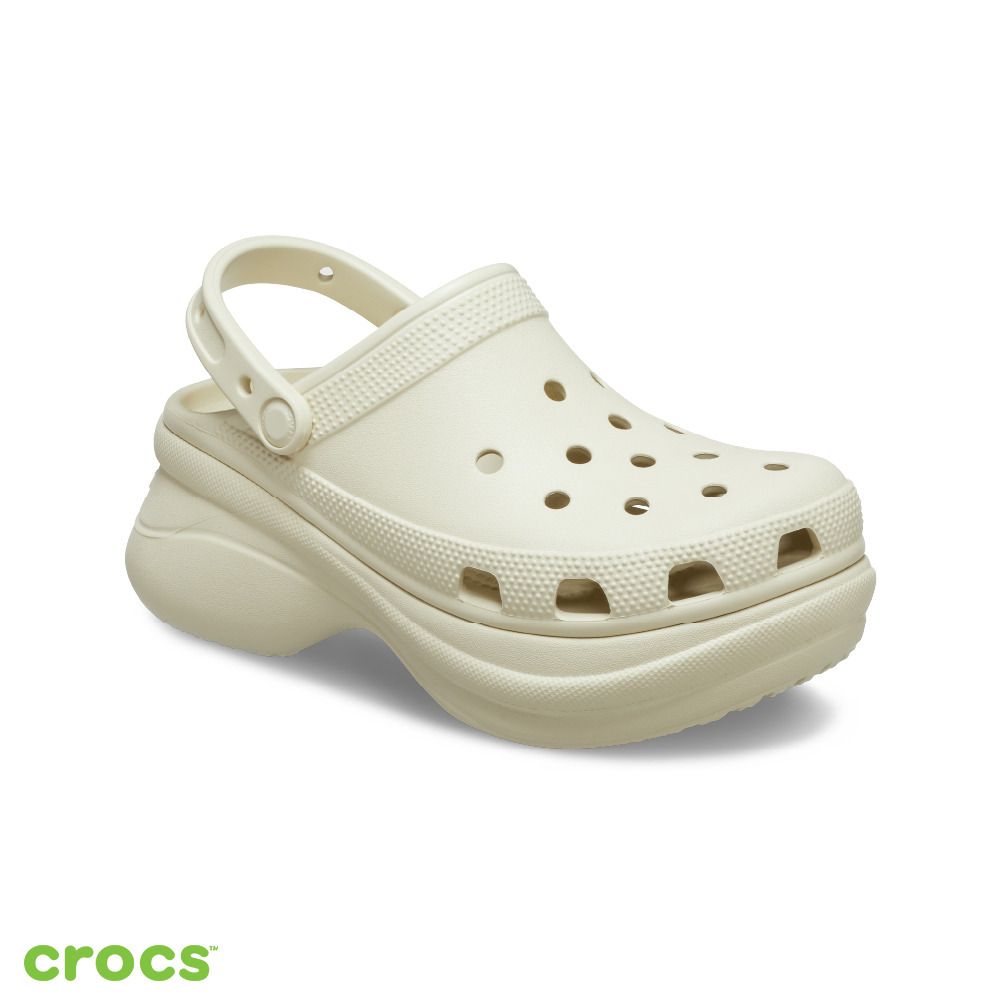 超想買這雙！LE SSERAFIM全員Crocs洞洞鞋穿搭！黑色厚底款保證好搭又顯瘦！-4