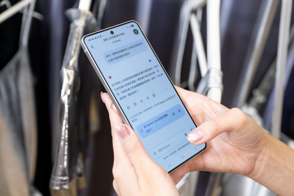 Felix小王子瘋狂營業中！西裝造型出演Samsung Galaxy S25最新AI手機廣告、必買亮點一次看！-14