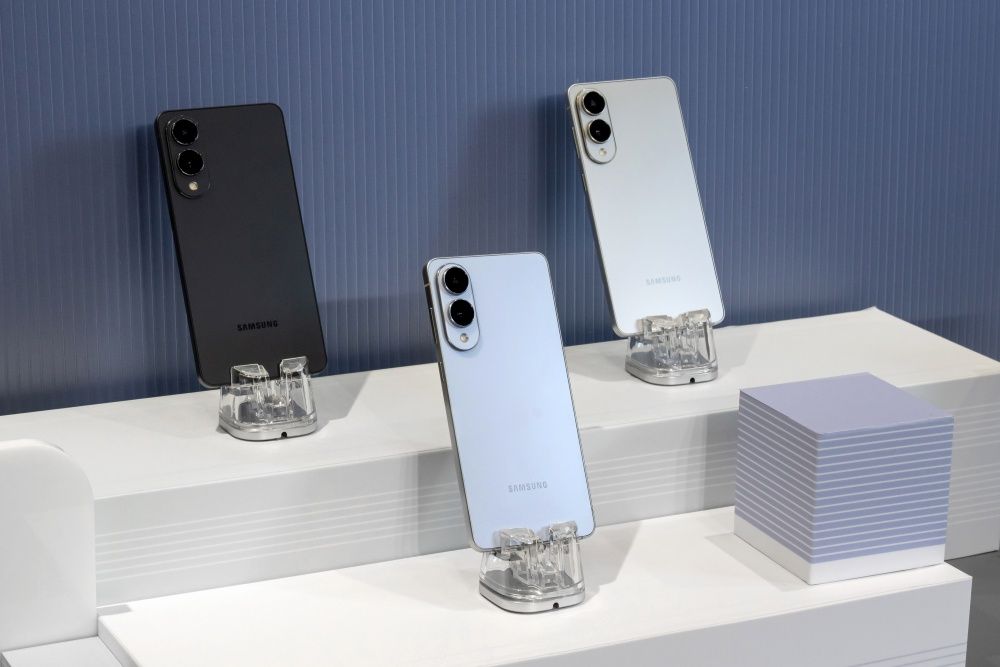 Felix小王子瘋狂營業中！西裝造型出演Samsung Galaxy S25最新AI手機廣告、必買亮點一次看！-15
