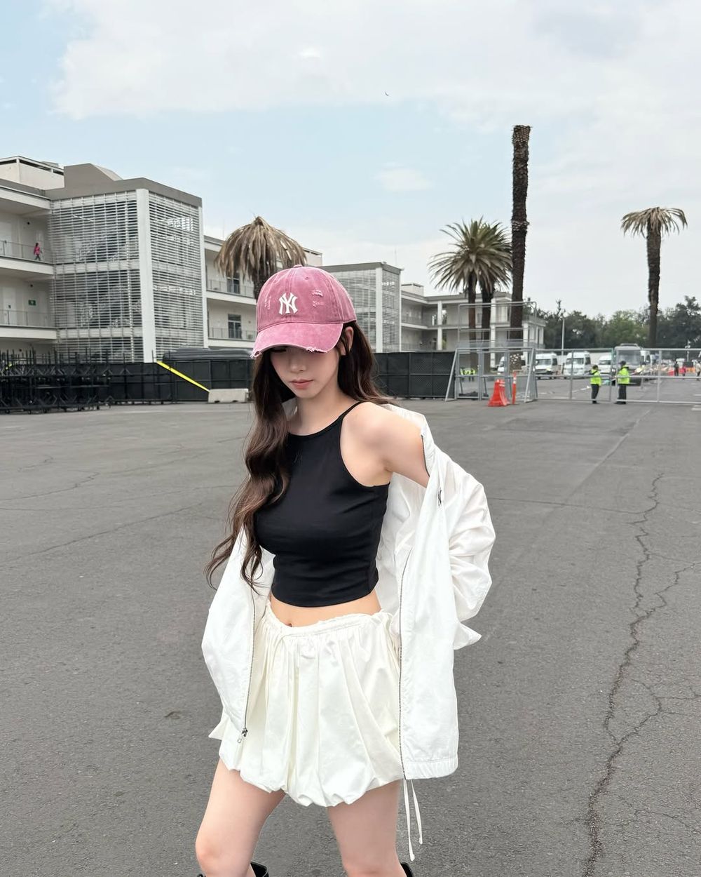 天氣太熱！韓女私藏「夏天背心穿搭」好看秘訣公開！原來「肩帶粗細」是顯瘦關鍵？！-11