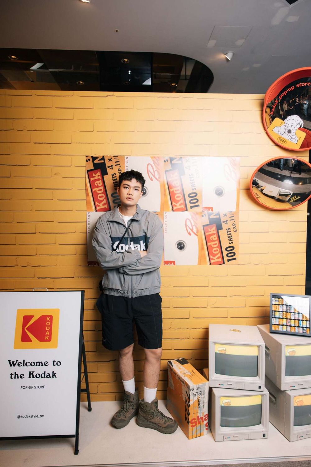 又有一韓牌登台！KODAK快閃店在這！《背著善宰跑》金惠奫愛牌、台灣價格必買單品一次看！-8