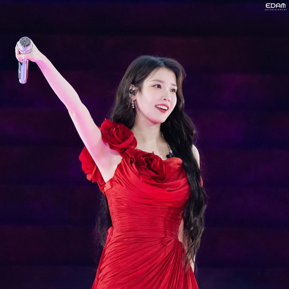 串流破億收聽歌曲數最多的KPOP偶像TOP6！BLACKPINK、IVE強勢入榜，冠軍多達18首太驚人！-12