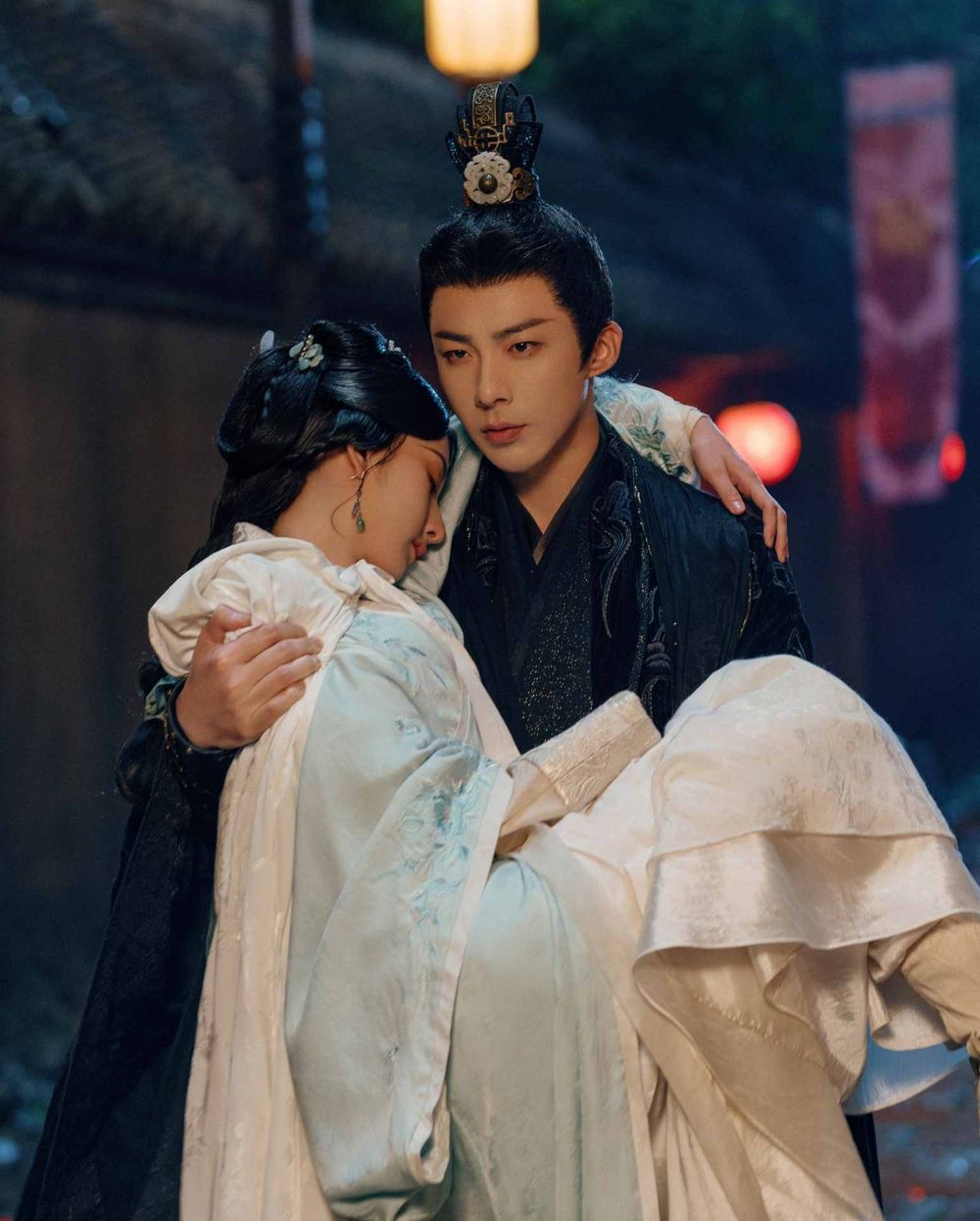 Netflix陸劇《折腰》小說vs劇版差異一次看懂！劇情大改掀網熱議，宋祖兒劉宇寧先婚後愛還是一見鍾情？-11