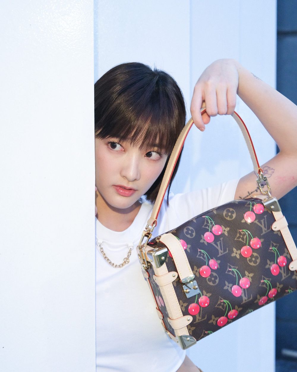 LV王子公主出任務！Felix、王淨兩大宣傳門面飛法國看秀！機場路當伸展台走！-5