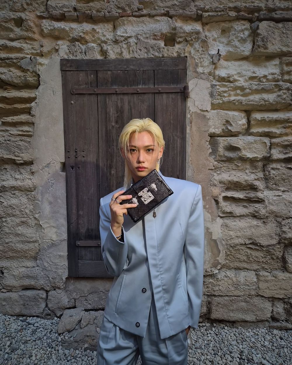 這張臉太偉大！「精靈王子」SKZ Felix雕刻美貌降臨LV早春大秀！同場王淨也來了！-2