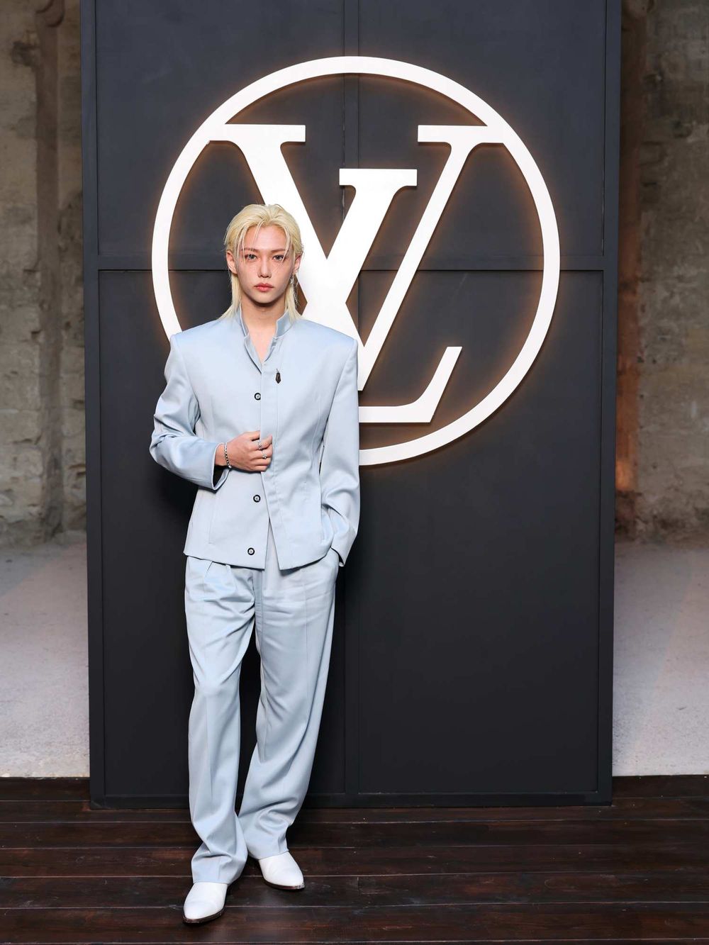 這張臉太偉大！「精靈王子」SKZ Felix雕刻美貌降臨LV早春大秀！同場王淨也來了！-7
