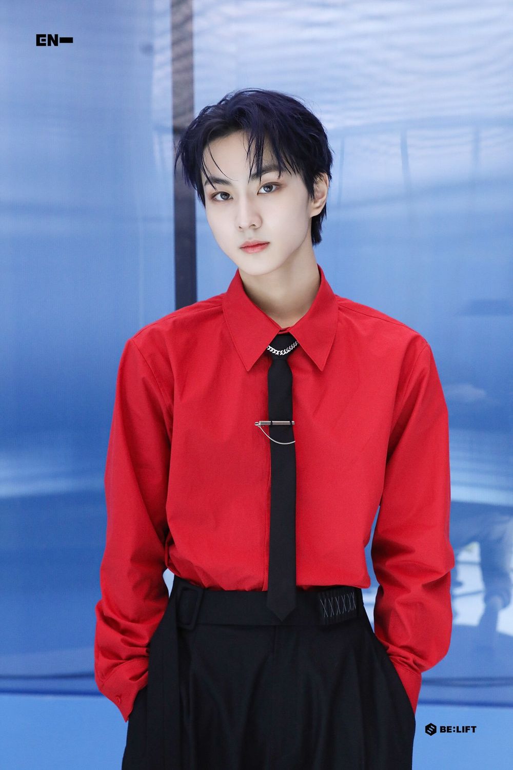 網友公認7位擁有「神級腰線」KPOP男偶像！KAI、泰民超性感，Felix「腰精級」殺傷力太強！-6