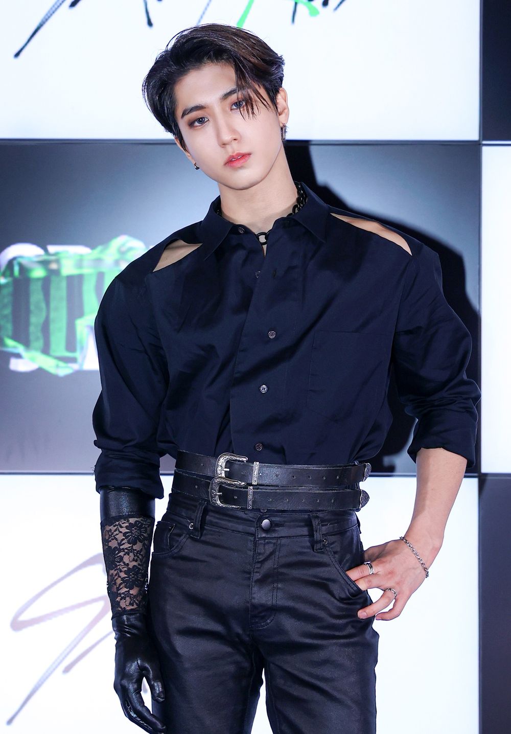 網友公認7位擁有「神級腰線」KPOP男偶像！KAI、泰民超性感，Felix「腰精級」殺傷力太強！-3