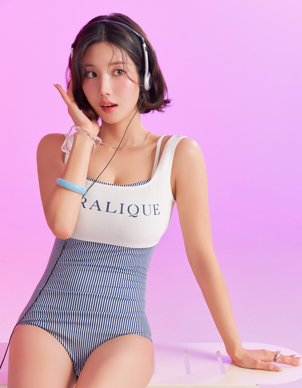 2025韓網熱議6位夏日畫報女神！IU、高允貞清新感爆棚，權恩妃火辣身材成焦點！-7