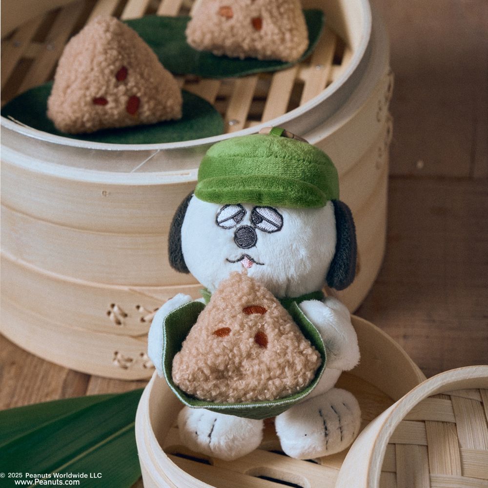 可愛發瘋！端午節限定「吃粽子史努比&歐拉夫」絨毛香包Q翻天、巷口7-11就買得到！-7
