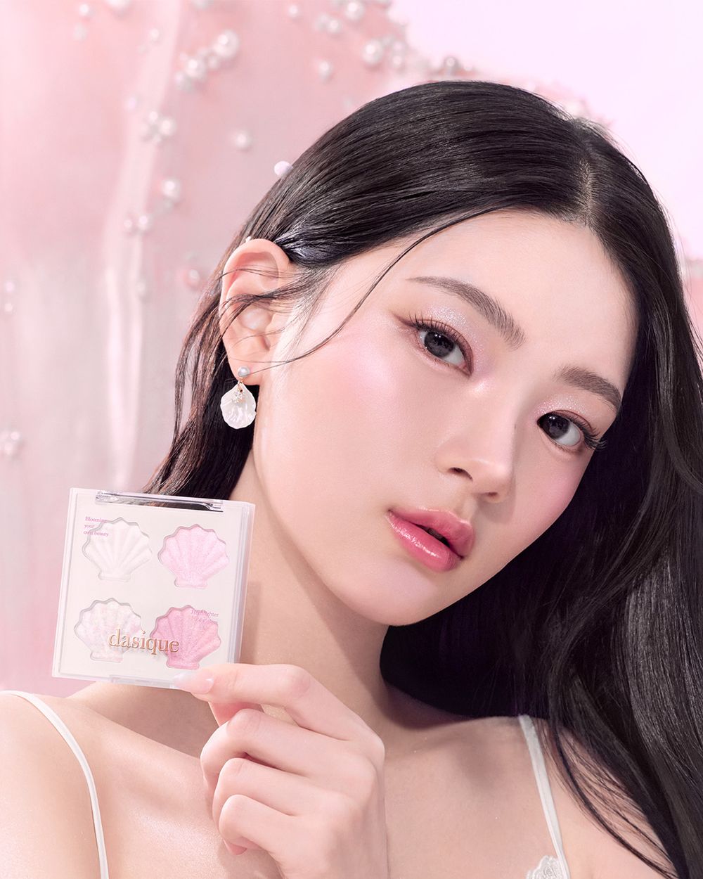 dasique美人魚貝殼限量彩妝唯美上市！9色閃耀亮片眼影盤、白皙紅嫩飾底乳、貝殼打亮盤...，一抹瞬間肌膚美成光！-14