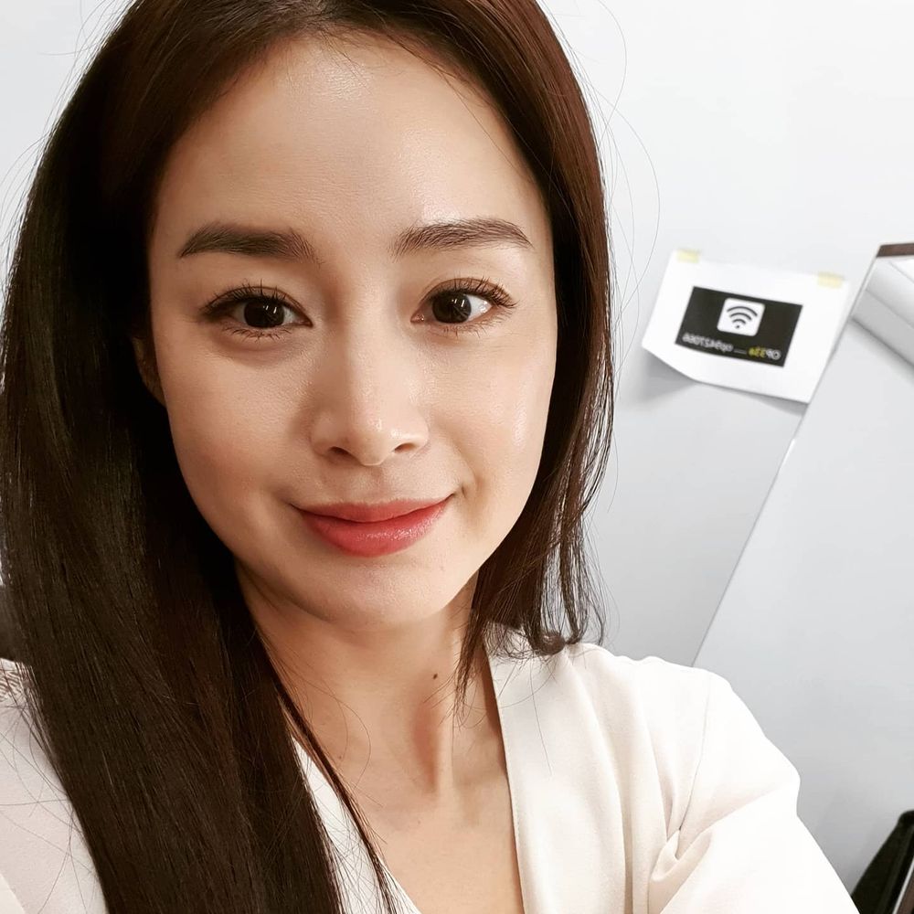 韓劇女神金泰希婚後依舊亮眼動人！保養秘訣首度公開，就藏在她的日常裡！-4