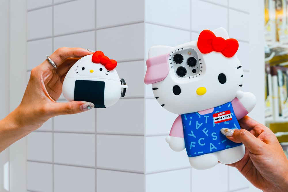 Kitty粉直接破防！CASETiFY爆萌整隻Hello Kitty手機殼、御飯糰耳機殼...快被可愛死！-4