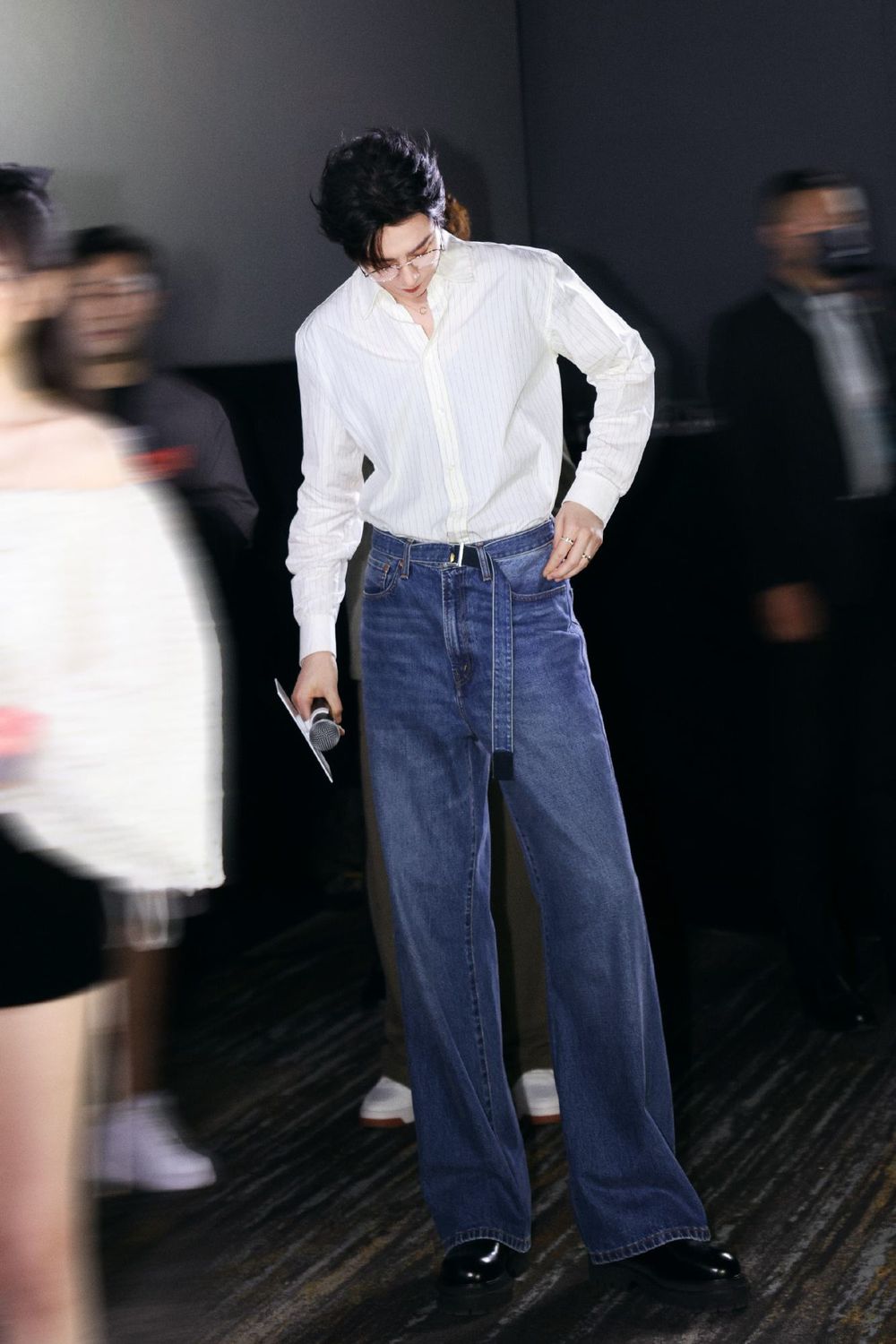 模特穿起來是兩回事？！《折腰》劉宇寧「驚人比例」曝光！穿Levi’s聯名褲不用反摺也剛好？！-6