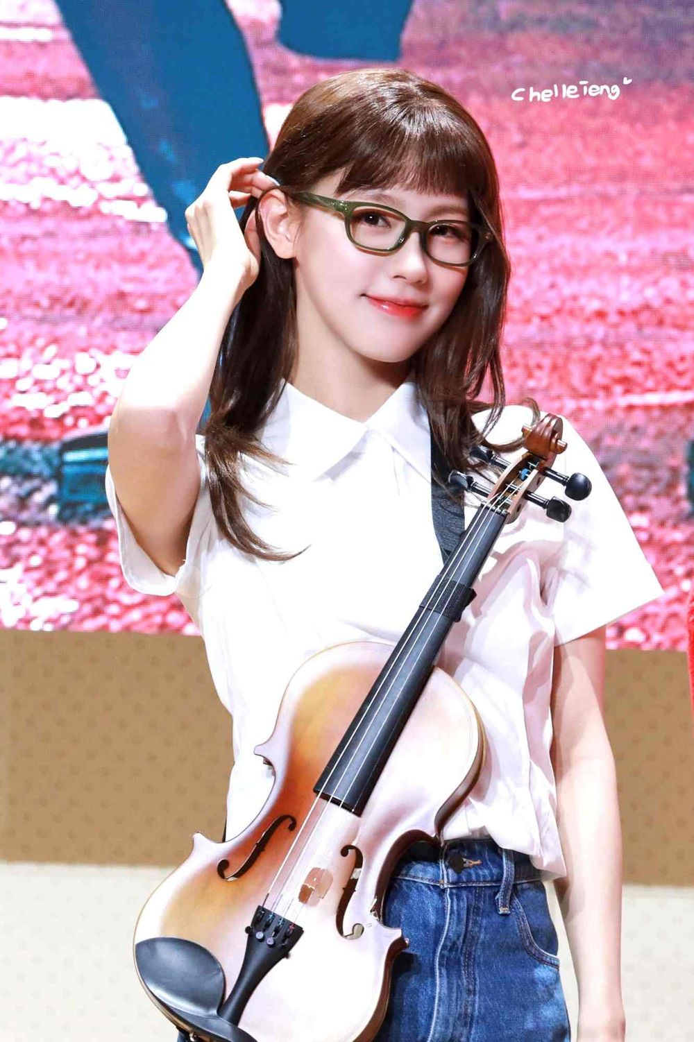 韓網公認6位樂器演奏超強的KPOP女偶像！Rosé、薇娟展現音樂天賦，IU獲封超全能音源女王！-12