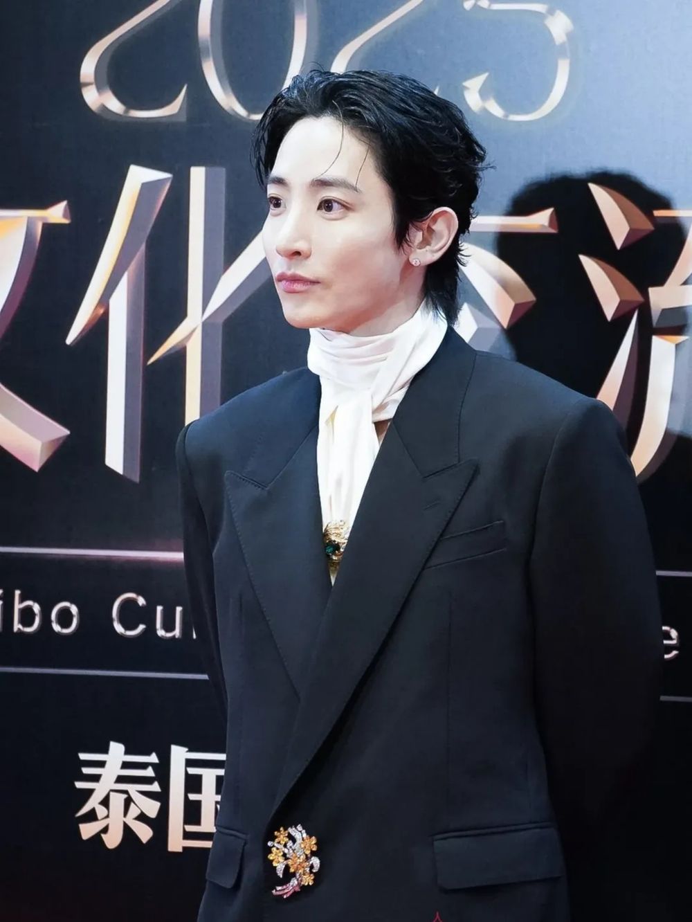老公來了！李洙赫現身活動「非人類帥度」再現人間！眼神一對到就要石化！-5