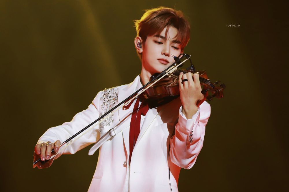 韓網公認7位樂器演奏超強的KPOP男偶像！WOOZI創作實力無人能敵，車銀優全能到逆天！-4