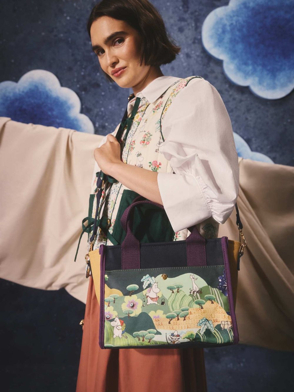 Cath Kidston真的很會聯名！姆明家族「嚕嚕米托特包、票夾、短夾」通通超可愛！-18
