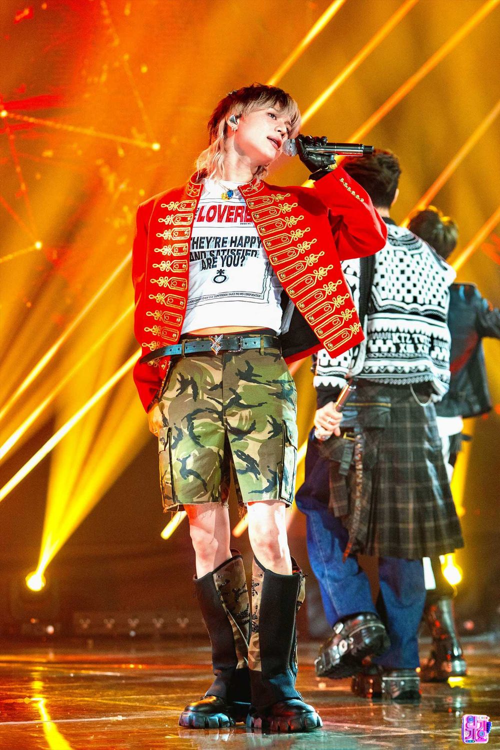 網熱議7位舞台掌握力最強的KPOP男偶像！j-hope、鉉辰魅力壓制全場，然竣表情演技封神！-9