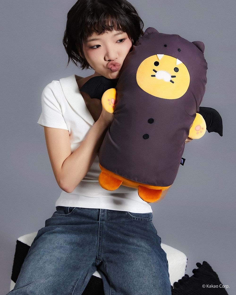 Kakao Friends鬼月限定「恐怖貓咪」系列開賣！「夜光骷髏春植吊飾、吸血鬼春植抱枕」全都太想要！-3