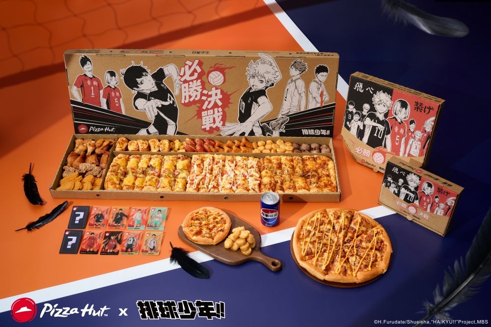 必勝客跟排球少年聯名了！限定「炙燒明太子嫩雞大比薩」粉絲必吃、還有10款限量必勝透卡要加購！-2