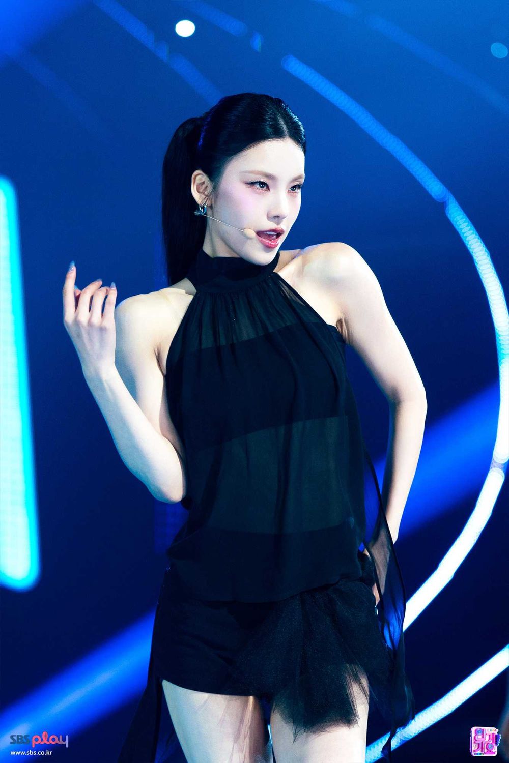網熱議6位舞台掌握力最強的KPOP女偶像！Karina氣場全開，禮志、安俞真存在感超強！-6