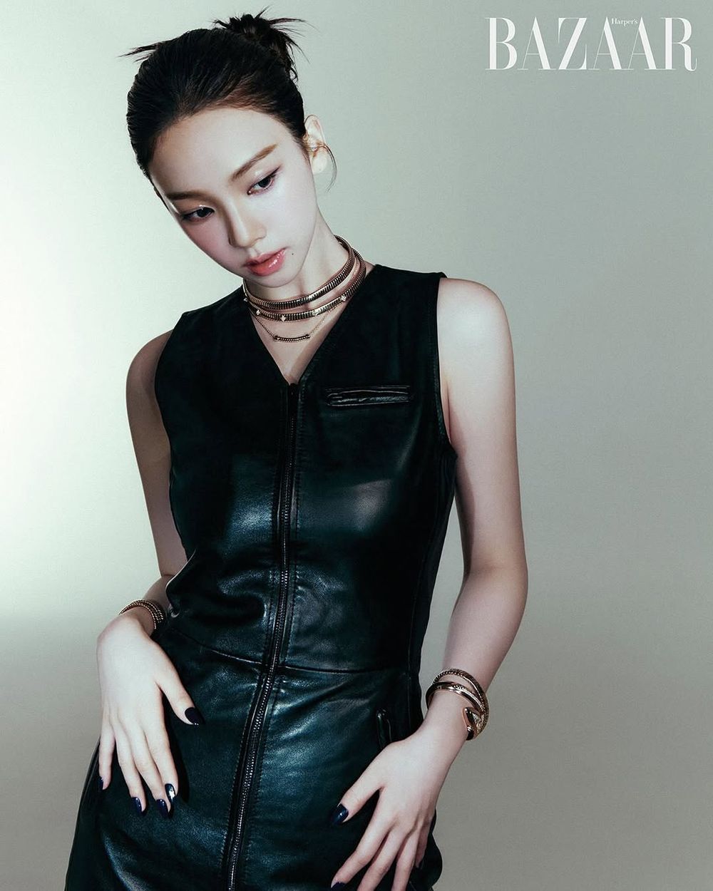 2025韓星穿什麼？Diesel悄悄霸佔愛豆衣櫥！Lisa、Karina同款裙子都是他們家！-2