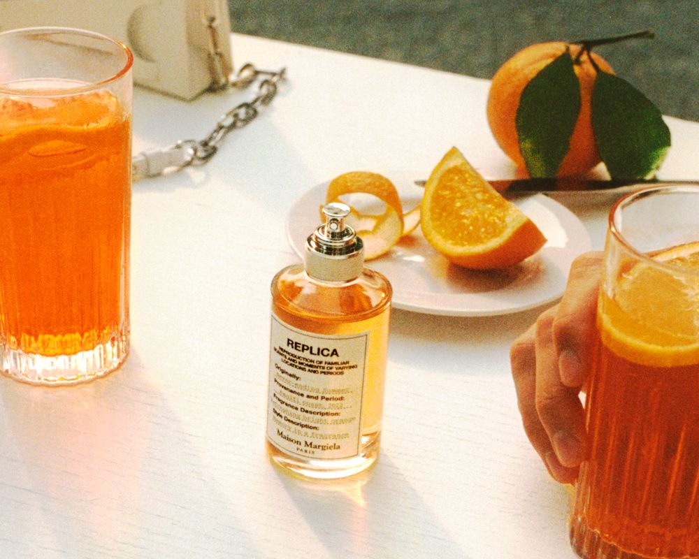 國外搶翻Maison Margiela「復古轉盤手機支架」七夕限量登台！情人節限定只送不賣、買香水即客製布標＋帆布袋！-7