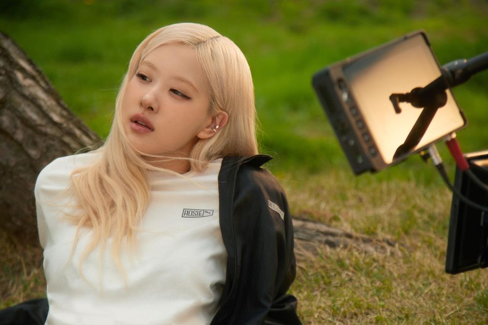 這天開搶！PUMA x Rosé操刀聯名真的來了！女神親自示範怎麼搭、價格佛心又好看！-6