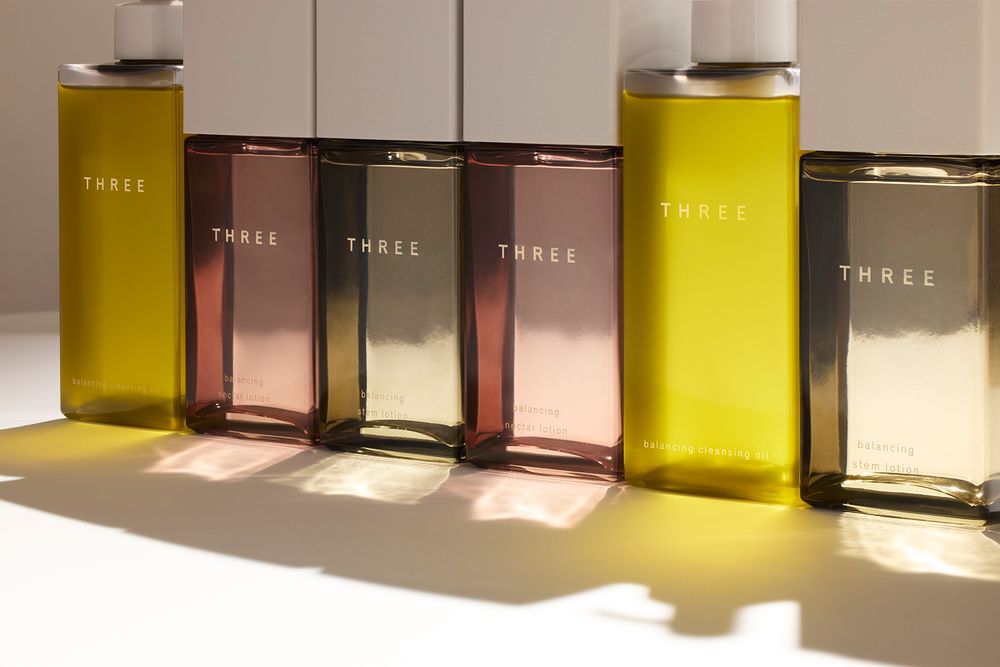 THREE is BACK！日系植萃保養天花板重磅回歸，精油淡香水、打亮霜新升級，必買品項一次看！-17