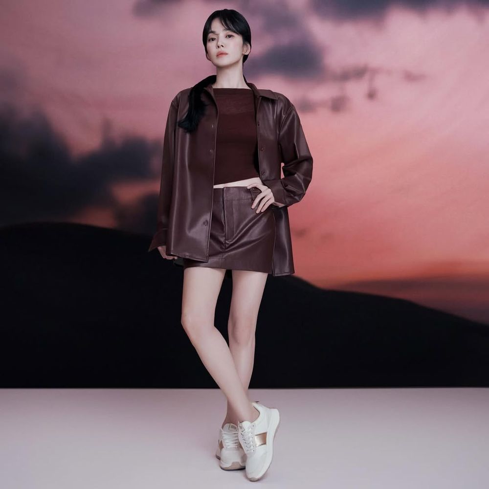 短髮喬神再創美貌巔峰！宋慧喬FitFlop新廣告看了好想買！同款「美腿神鞋」幫你找到了！-6