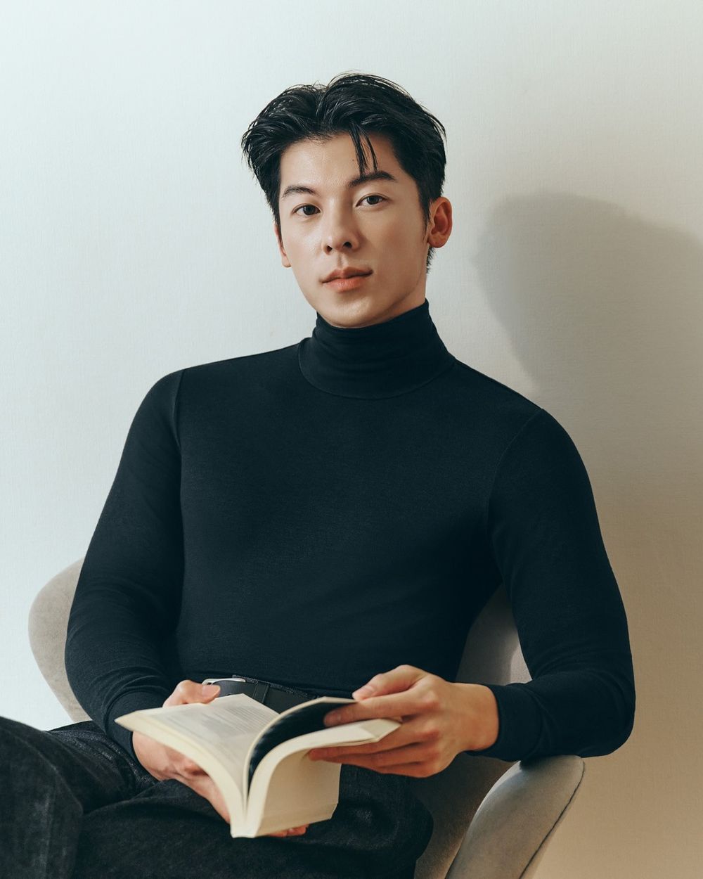 「國民老公」許光漢身價再漲！成為UNIQLO新任品牌大使、官宣照帥到瞬間清醒！-10