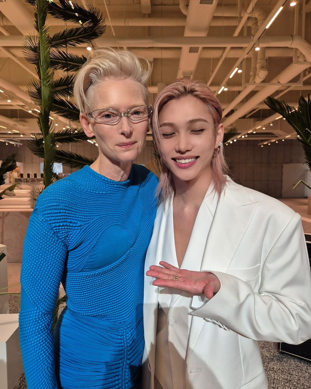 是哪個品牌把他們都找來了？！Felix、卡寶、邊佑錫現身聖水洞HAUS NOWHERE開幕活動！-7