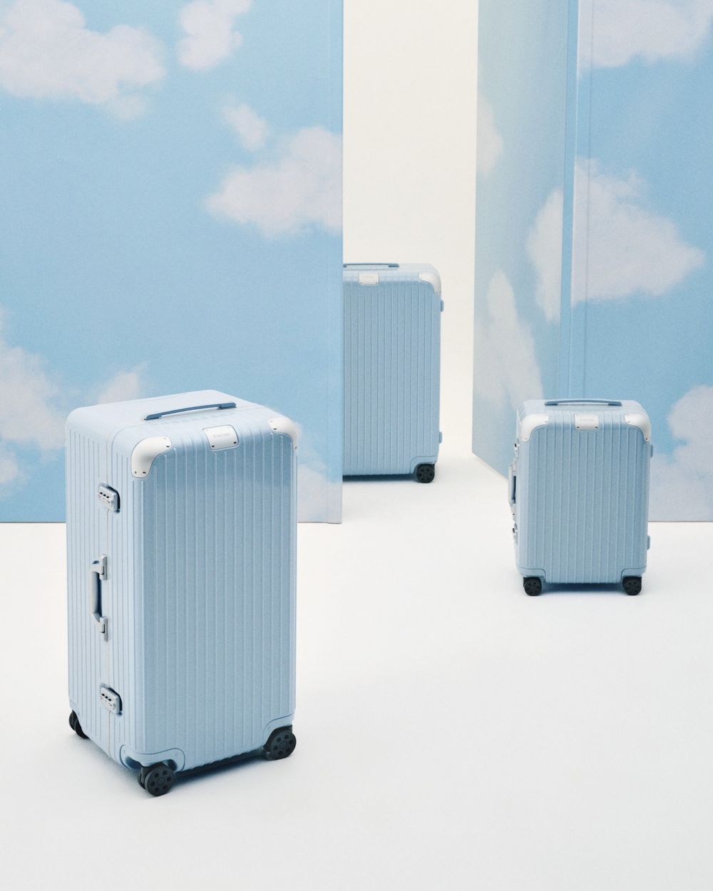 美到想立刻訂機票！Rimowa全新限定「天空寶寶藍」太夢幻！絕對是出國神隊友！-3