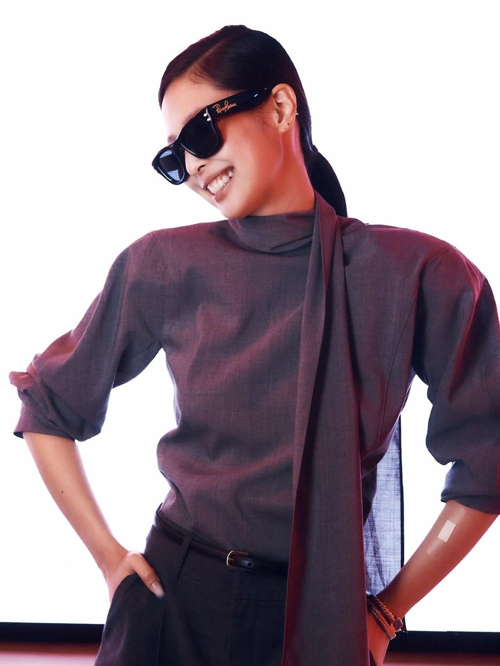 Jennie代言大洗牌？掰了GM驚喜現身Ray-Ban雷朋活動！同款「小臉墨鏡」讓品牌再爆火！-2