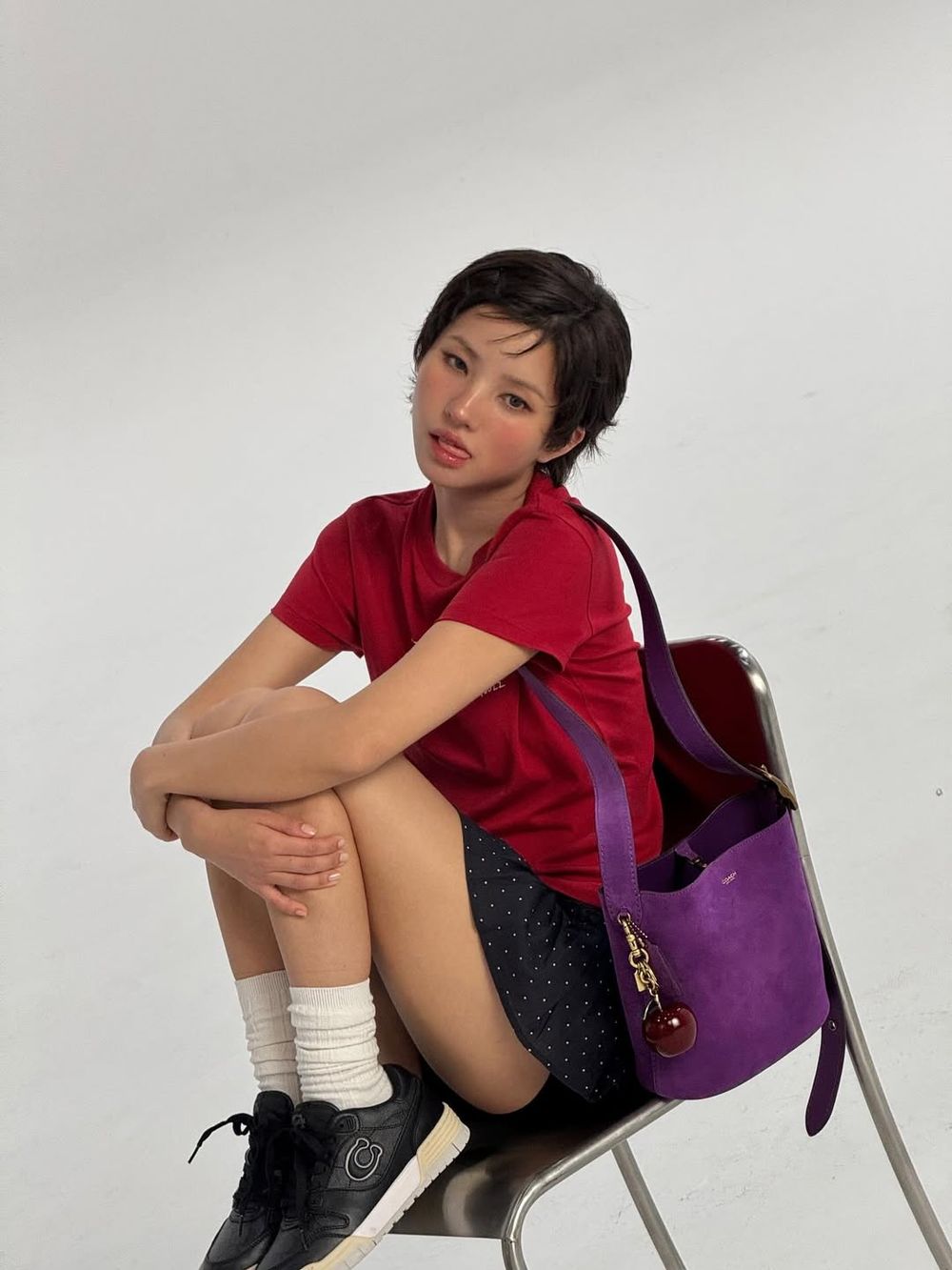 COACH簽下田小娟後直接爆火！7款新包包狠抓女孩心：娟總同款保齡球包、腋下包社群爆討論！-6