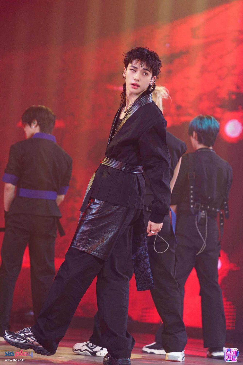 韓網認證7位「直拍匠人」KPOP男偶像！SKZ鉉辰「神級舞台」大殺四方，SEVENTEEN珉奎魅力爆發！-5