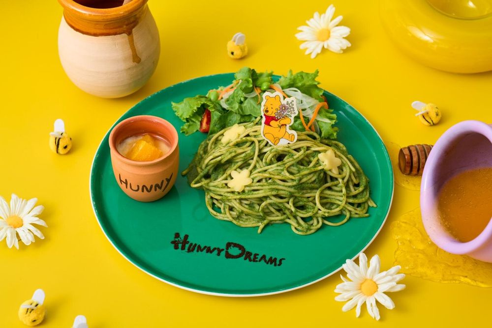 維尼粉絲快衝！東京小熊維尼咖啡廳「蜂蜜水果優格、大臉維尼雞肉燉飯」Q到捨不得吃，這天開幕！-4