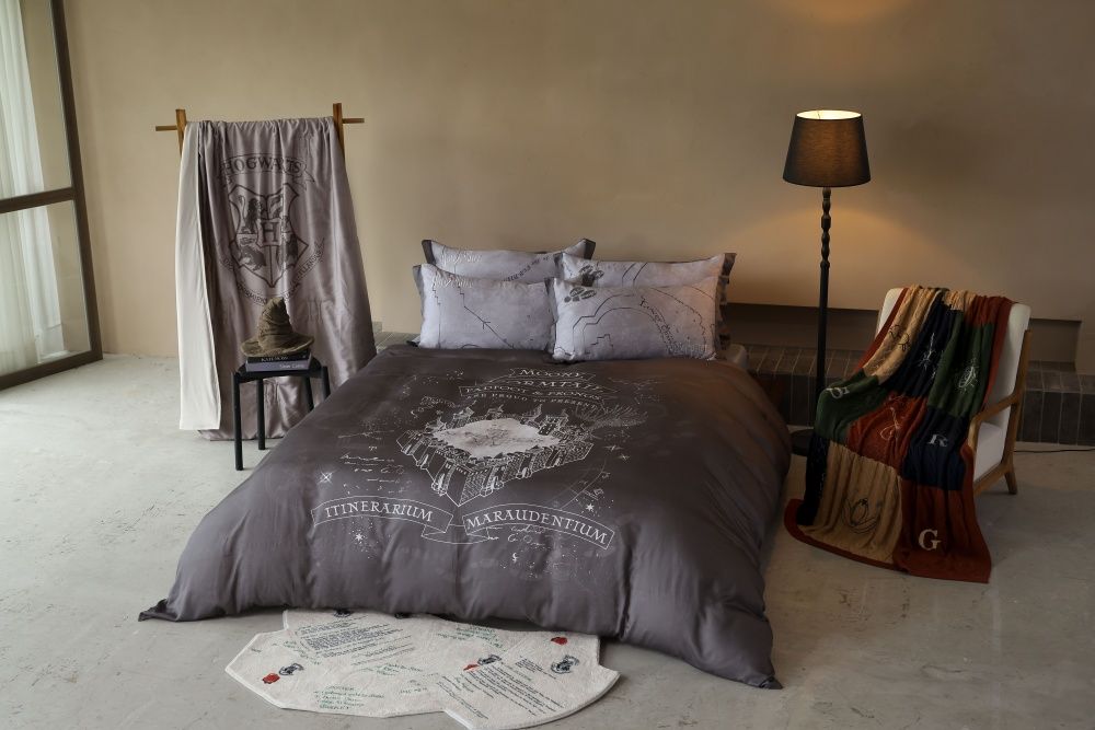 麻瓜手刀開買！哈利波特聯名「分類帽面紙套、入學通知信地毯」美炸天，台灣就買得到！-13