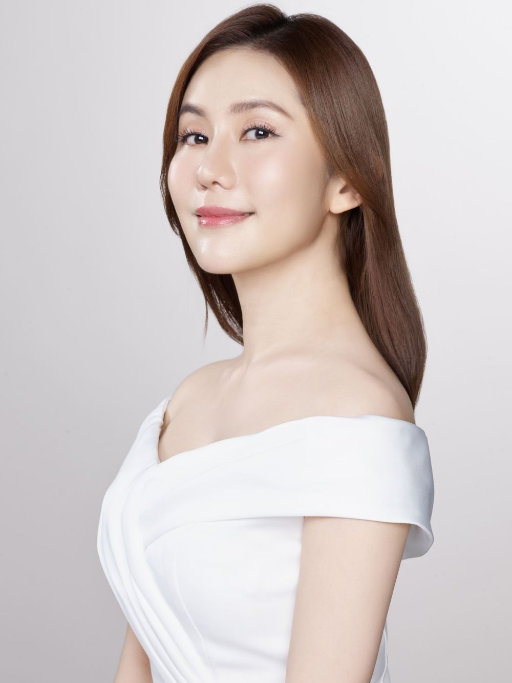 44歲王宇婕的凍齡秘方！零適應期A醇＋蜂王乳精華，搭配早C晚A保養全攻略，輕鬆打造燈泡肌！-8