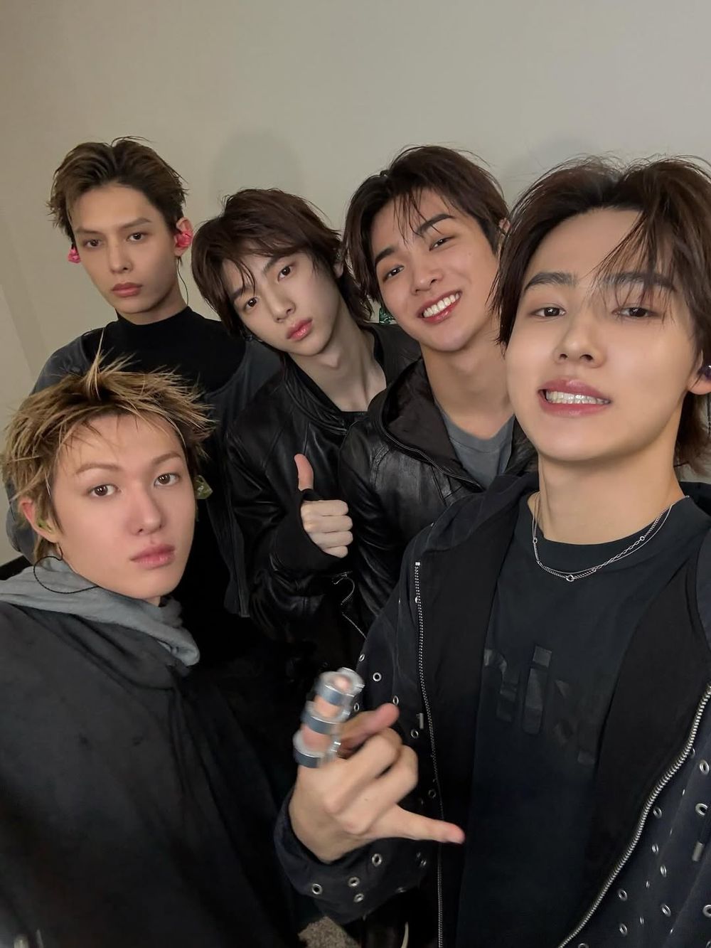 逼人出軌！韓國新男團「CORTIS」成員時尚魅力解析！被譽為Z世代完顏團、還有「小車銀優」？！-17