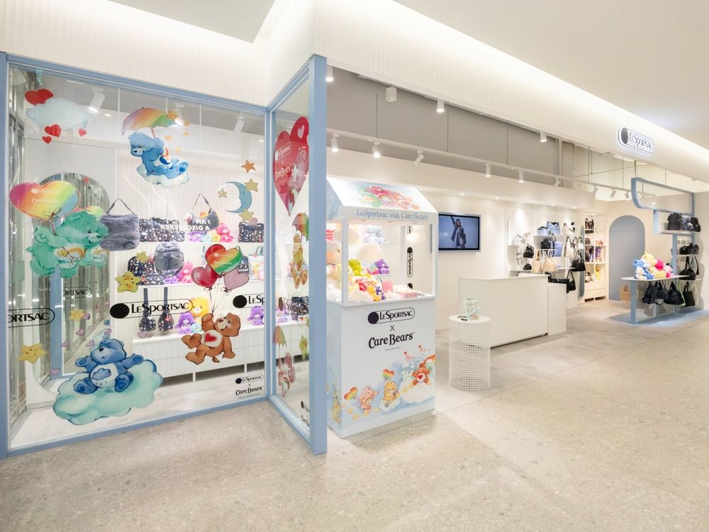 熊控真的會發瘋！LeSportsac x Care Bears聯名可愛爆！大型彩虹熊人偶將現身這裡！-9