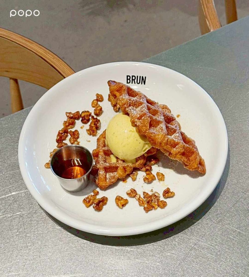 板橋最美早午餐來了！不然BRUN板橋店挑高空間美翻、「煎鮭魚蔬菜沙拉碗」必點菜單一次看！-8