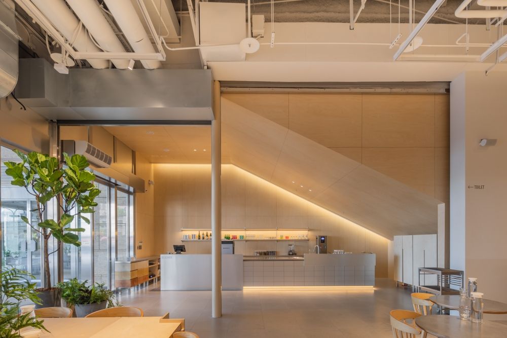 板橋最美早午餐來了！不然BRUN板橋店挑高空間美翻、「煎鮭魚蔬菜沙拉碗」必點菜單一次看！-11