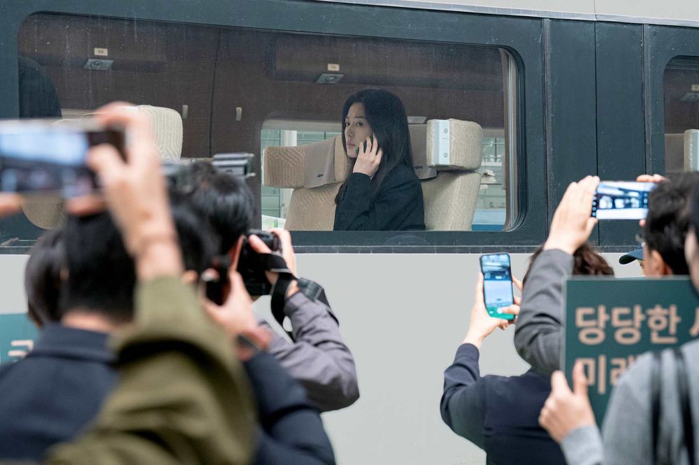 Disney+韓劇《暴風圈》劇情看點＆角色介紹！全智賢＆姜棟元雙強組合火花四射，堪稱韓版《權力遊戲》引爆話題！-17