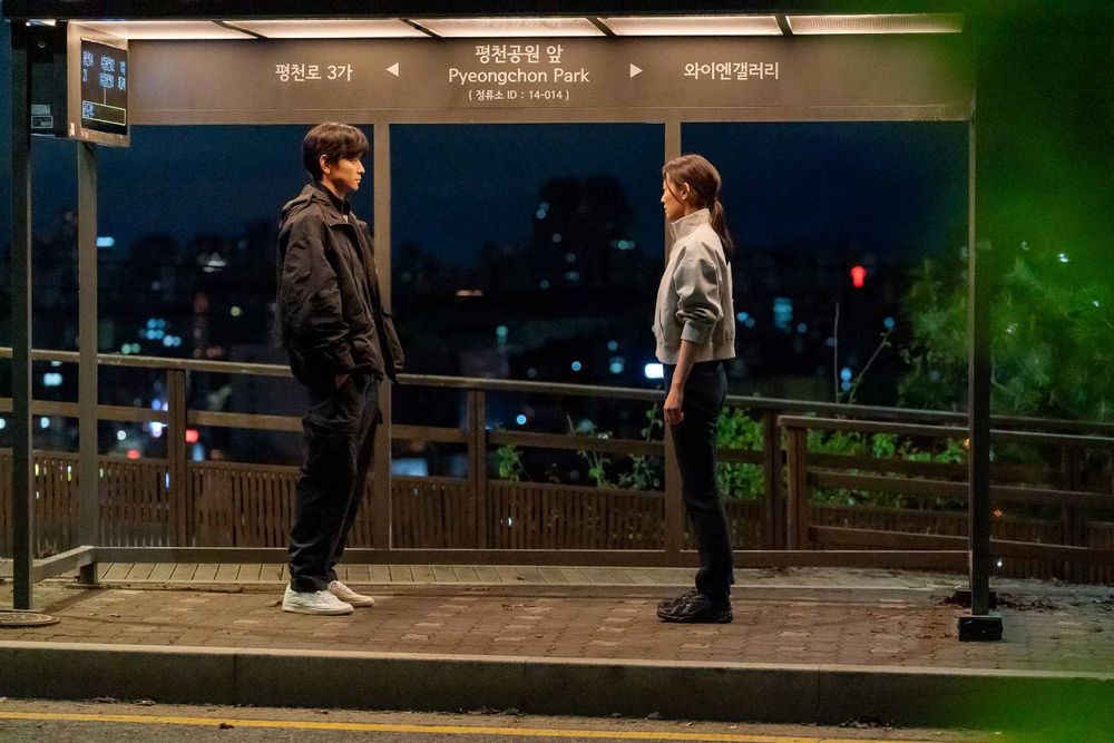 Disney+韓劇《暴風圈》劇情看點＆角色介紹！全智賢＆姜棟元雙強組合火花四射，堪稱韓版《權力遊戲》引爆話題！-10